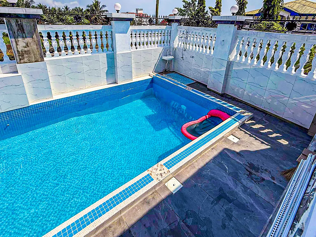 Rooftop pool